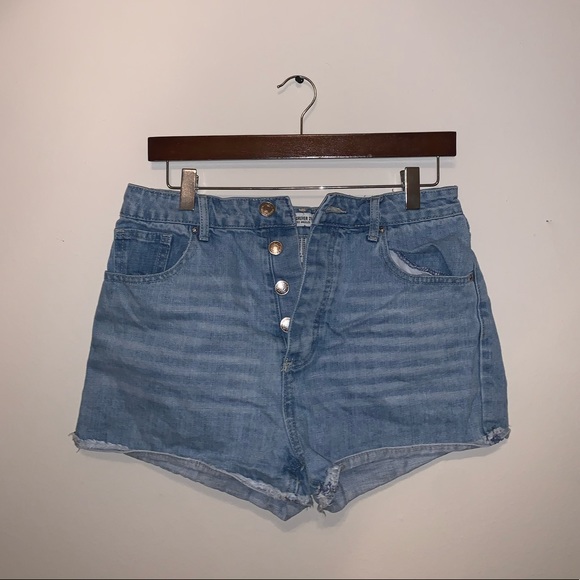 Forever 21 Pants - Forever 21 LA Blue Jean shorts size 28